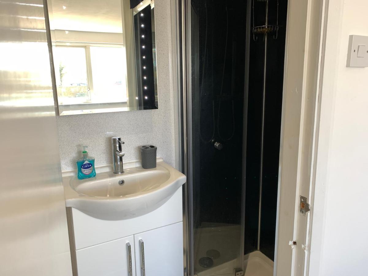 Beach Front Apartment With Free Parking, St Annes Lytham St Annes Exterior photo