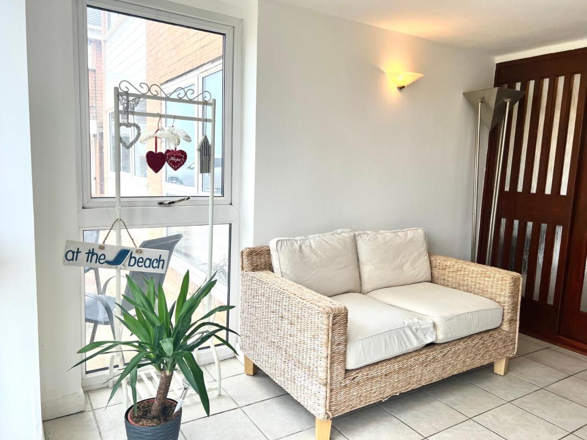 Beach Front Apartment With Free Parking, St Annes Lytham St Annes Exterior photo