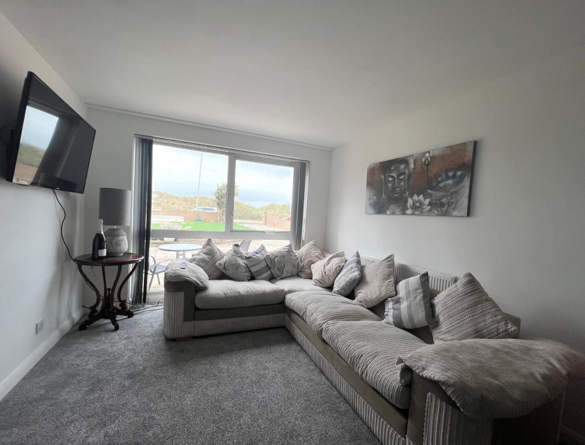 Beach Front Apartment With Free Parking, St Annes Lytham St Annes Exterior photo